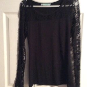 Women’s black shirt